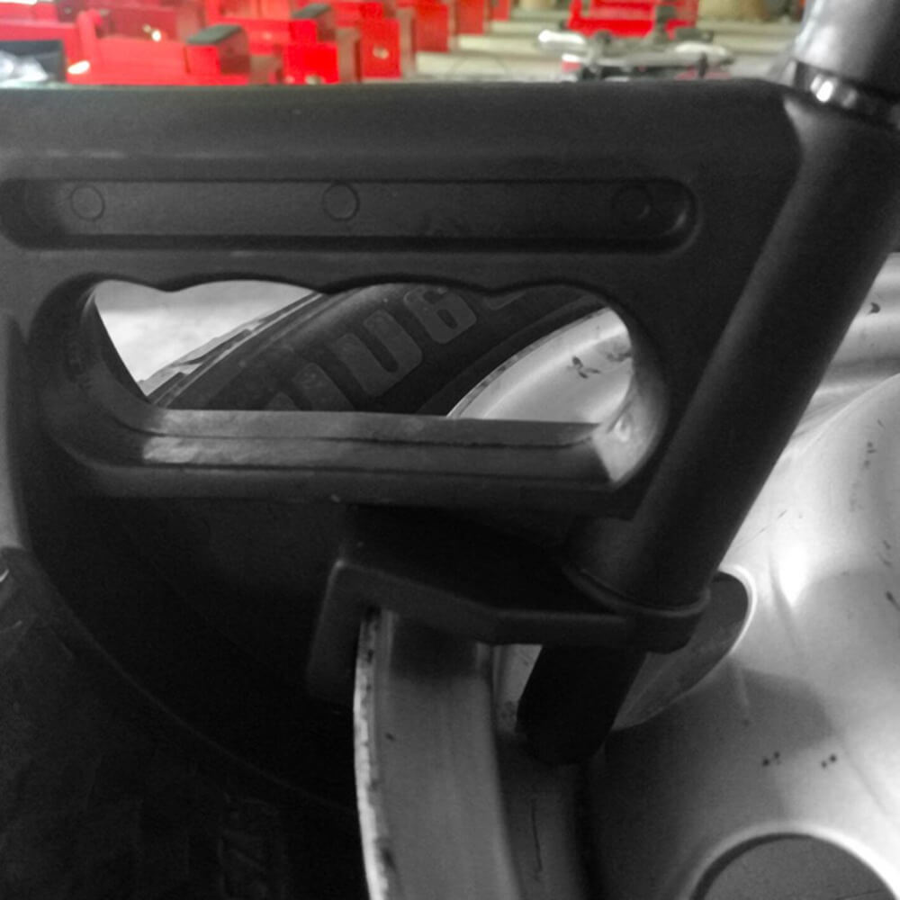 Application of the tire changer bead clamp tool